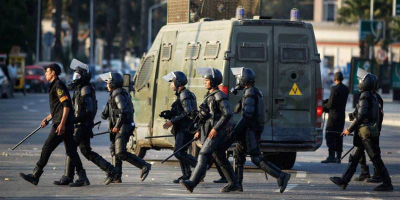 egypt police arrest malaysian students